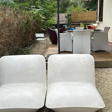 Apartment 61 Metres Carres Terrasse Privee 85 Metres Carres Donnant Acces Direct A La Piscine *